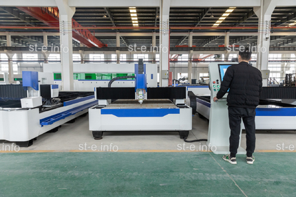 ЛАЗЕРНЫЙ СТАНОК ДЛЯ РЕЗКИ МЕТАЛЛА ST-6020R (6000*2000мм) 3kWt RAYCUS - st-e.info - Астрахань
